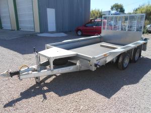 Prix sur demande

Roue de secours

Rampe large avec bequille integré

Répose godet

Anneaux d'ancrage

Freinée

Garantie constructeur 1 an
