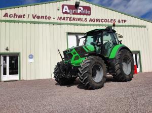 - 4 Distributeurs double effet
- Prise de force 1000/540/E
- 3e point avant et arrière
- Relevage avant
- Pont avant suspendu
- Climatisation
- Cabine suspendue
- Boite de vitesse Semi-Powershift + Extra lente
- Matériel vendu dans l'état