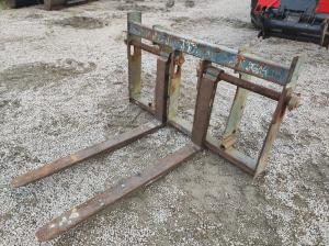 Attache Bobcat
Fourche de 1200mm
Venu dans l'état