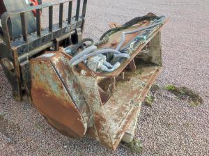 138cm
Interface Bobcat type B
Prévoir frais de remise en route - Vendu dans l'état