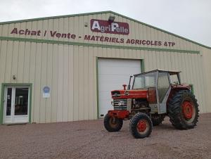 - Chappe
- 2 distributeurs hydrauliques double effets
- Boite de vitesse mécanique
- Vendu dans l'état
