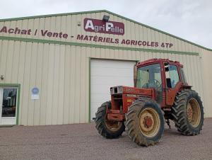 - 2 distributeurs hydrauliques double effets
- Boite de vitesse mécanique
- Vendu dans l'état
