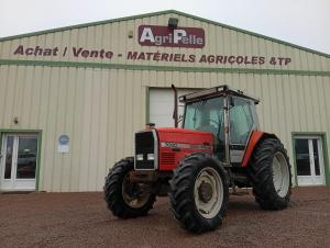 Barre oscillante 
2 distributeurs hydrauliques double effets
PDF 540
Boite de vitesse mécanique, Hi-Lo
Vendu dans l'état
