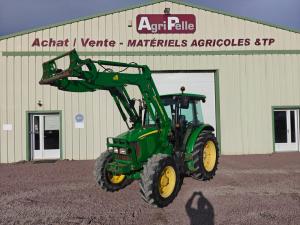 Chargeur JD 633 tablier euro
PDF 540E/540
2 distributeurs hydraulique double effets
Toit visio&nbsp;et ouvrant
Si&egrave;ge pneumatique
Crochet ramasseur
3&egrave;me point&nbsp;
Boite de vitesse m&eacute;canique powerquad
