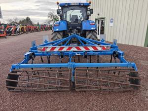 Eclairage LED
Signalisation&nbsp;
Largeur 3.5m
Dent carbure
Rouleau barre
Carnet d'utilisation&nbsp;
4 rangers, 15 dents
