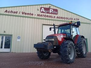 Masse 12x45kg
3&egrave;me point + barre oscillante + chappe
PDF 540/540E/1000
3 distributeurs hydrauliques double effets
Climatisation&nbsp;
Cabine suspendue
Boite de vitesse semi-powershift&nbsp;
