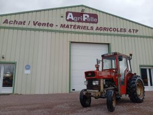 - 3&egrave;me point
- Chappe
- PDF 540
- Boite de vitesse m&eacute;canique
- Vendu dans l'&eacute;tat
