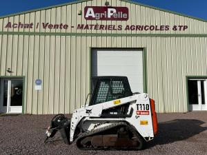 - Godet terre

- Fourche &agrave; palette

- Tarri&egrave;re

- Fourche

- Mat&eacute;riel vendu dans l'&eacute;tat

- Possibilit&eacute; de r&eacute;vision, vidange et garantie pour un prix total de 23000&euro; HT
