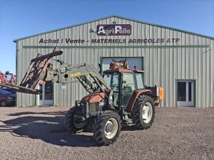 - Chargeur Agram Q435 avec 3&egrave;me fonction&nbsp;
- Pic botte (fabrication artisanale)
- 2 DE
- Bras de relevage dispo
- Epareuse rousseau pour un prix en suppl&eacute;ment de 4000&euro; HT
- PDF 540/1000
- Boite de vitesse semi-powershift
