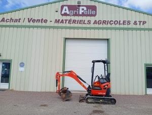 - Attache rapide m&eacute;canique

- Voie variable

- 2 vitesses

- Mat&eacute;riel vendu dans l'&eacute;tat

- Possibilit&eacute; de r&eacute;vision, vidange et garantie pour un prix total de 20000&euro; HT
