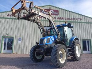 - Bati de chargeur faucheux
- 3&egrave;me point + chappe + Barre oscillante&nbsp;
-&nbsp;2 Distributeurs hydrauliques double effets
- Toit ouvrant&nbsp;
- PDF 540/540E/1000
- Climatisation&nbsp;
- Boite de vitesse Hi-Lo
