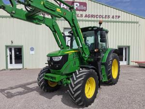 - 2 Distributeurs double effet

- 3e point + chape + barre oscillante + piton

- Prise de force 540/540E/1000

- Chargeur John deere 623R, tablier Euro avec 3e et 4e fonction

- Garde boue avant

- Pont avant suspendu

- Climatisation

- Boite de vitesse Semi-Poxershift.

- Mat&eacute;riel vendu dans l'&eacute;tat
