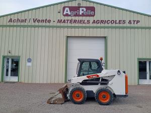 - Mat&eacute;riel vendu dans l'&eacute;tat

- Possibilit&eacute; de r&eacute;vision, vidange et garantie pour un prix total de 29 000&euro; HT

- Godet terre

- Pneu : 265/70R16.5
- Usure : 30%
