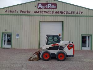 - Mat&eacute;riel vendu dans l'&eacute;tat

- Possibilit&eacute; de r&eacute;vision, vidange et garantie pour un prix total de 29 000&euro; HT

- Godet terre

- Pneu : 265/70R16.5
- Usure : 30%
