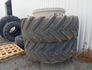 - Jantes voies larges
- Pneus Michelin 650/65R42
- Usure : 80%
- Etait mont&eacute; sur MF 7620
